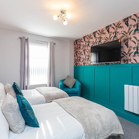 Beachfront Apartment 3 Bedrooms Sleeps 7 - Gateway To The Lake District - Newly Refurbished Morecambe Exterior foto