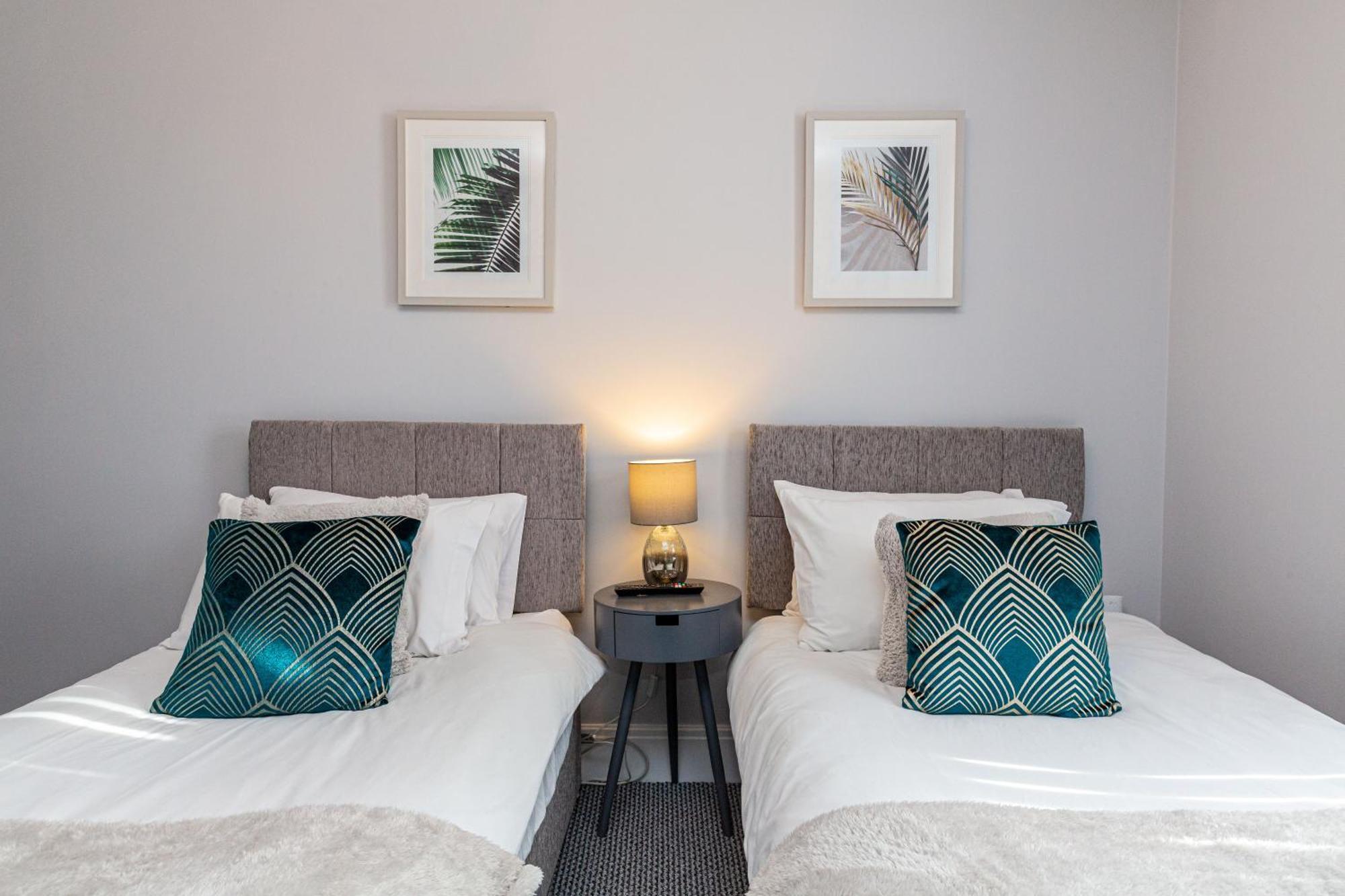 Beachfront Apartment 3 Bedrooms Sleeps 7 - Gateway To The Lake District - Newly Refurbished Morecambe Exterior foto