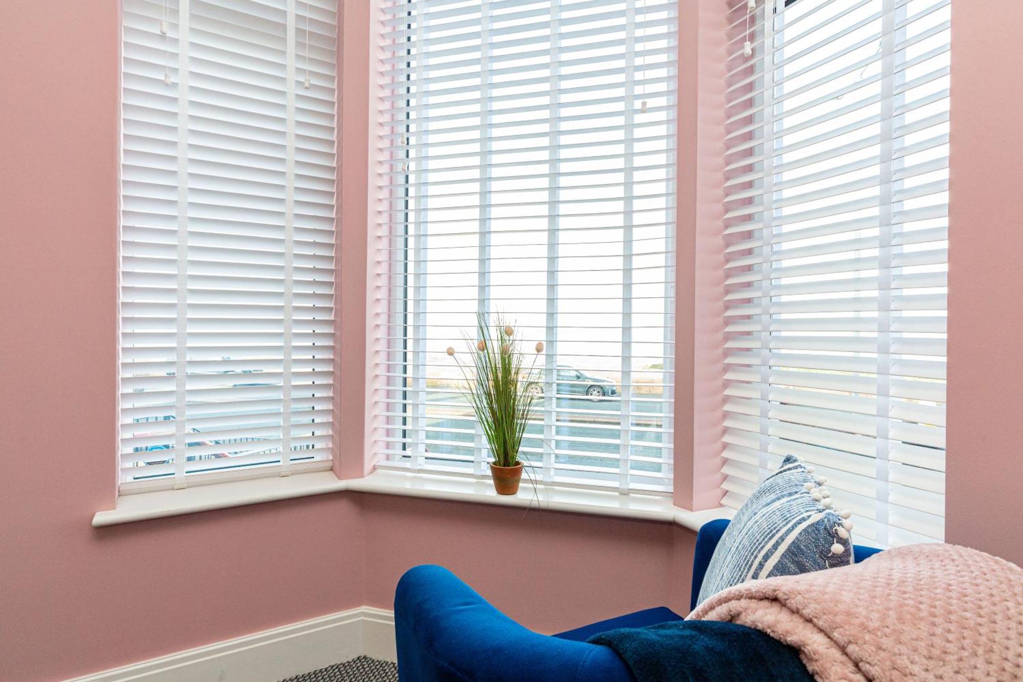 Beachfront Apartment 3 Bedrooms Sleeps 7 - Gateway To The Lake District - Newly Refurbished Morecambe Exterior foto